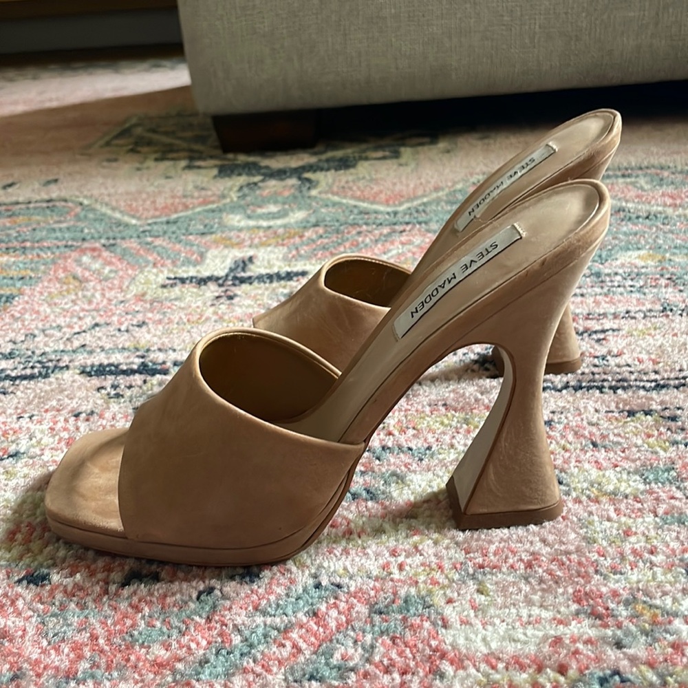 Steve Madden Lipa 9.5 Nude Suede